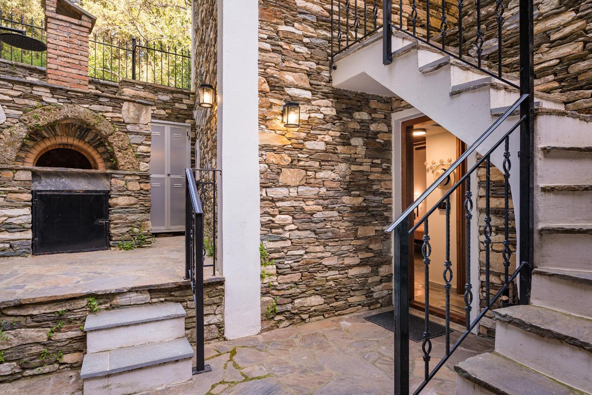 Holiday home Stone Nest Samos Town
