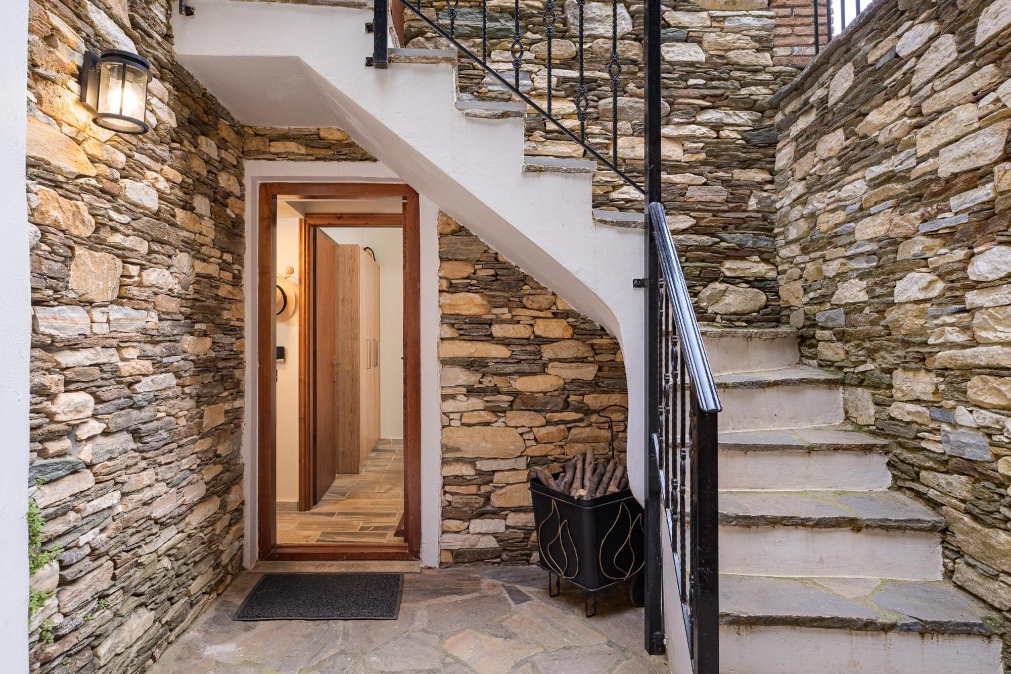 Holiday home Stone Nest *